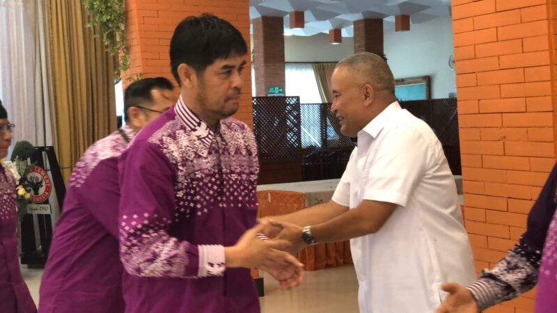 Semen Padang Lepas Nil Maizar dan Karyawan Calon Jemaah Haji Tahun Ini