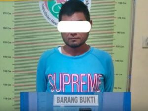 Satres Narkoba Polres Padang Panjang menangkap residivis penyalahgunaan narkoba berinisial RC (42) di balai pemuda di Kampung Teleng,