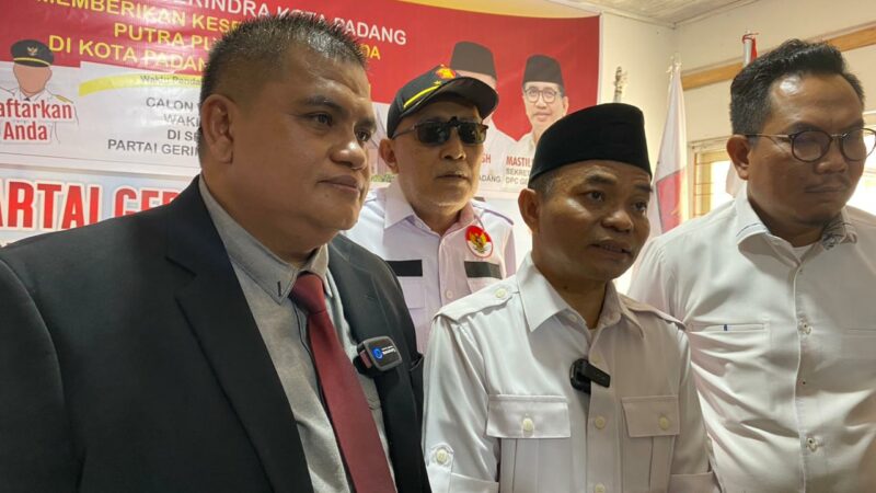 Anggota DPRD Sumatra Barat (Sumbar), Hidayat, resmi mendaftar ke Partai Gerindra sebagai bakal calon kepala daerah di Pilkada Padang.