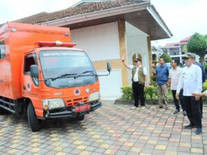 Pemko Padang Salurkan Bantuan untuk Korban Banjir Bandang Sumbar