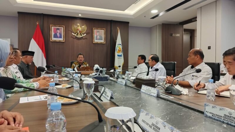 Temui Menteri KKP, Mahyeldi Laporkan Dampak Bencana Terhadap Sektor Perikanan Sumbar