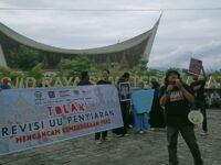 Koalisasi Masyarakat Pers Sumatra Barat (Sumbar) menolak revisi Undang-Undang Penyiaran (UU Penyiaran). Koalisi ini terdiri dari AJI