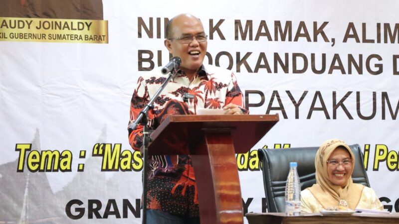 Ketua DPRD Sumbar, Supardi membeberkan berbagai persoalan dan tantangan ke depan dihadapan pemangku kebudayaan se-Payakumbuh,