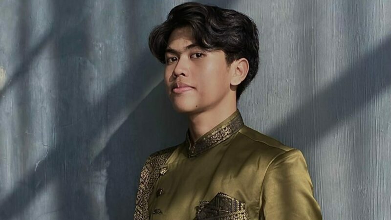 Moderasi beragama tidak akan terwujud dengan upaya institusi saja. Kita perlu bergandeng tangan untuk mewujudkan moderasi beragama di NKRI.”