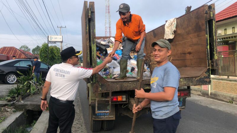 Pj Wali Kota Payakumbuh, Suprayitno meninjau beberapa titik-titik pembuangan sampah yang ada di Kota Payakumbuh pada Jumat (31/5/2024).
