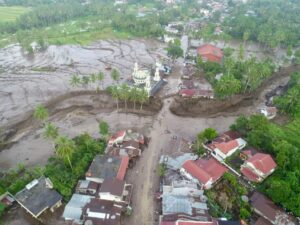 Pencarian Korban Bencana Banjir Bandang Dilanjutkan, Bupati Tanah Datar Minta Keluarga Ikhlas