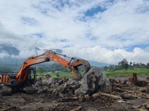 BNPB Bakal Ledakkan Batuan Material Erupsi Marapi