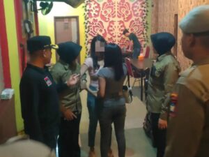 Tak Punya Kartu Identitas, Satpol PP Padang Amankan 14 Wanita dari Tempat Hiburan Malam