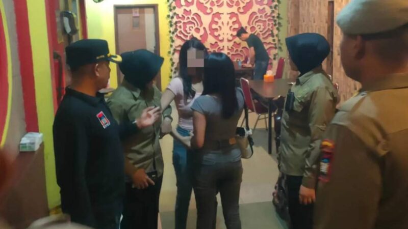 Tak Punya Kartu Identitas, Satpol PP Padang Amankan 14 Wanita dari Tempat Hiburan Malam