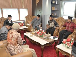 Gubernur Mahyeldi Tindaklanjuti Usulan Jalan Alternatif Padang-Bukittinggi