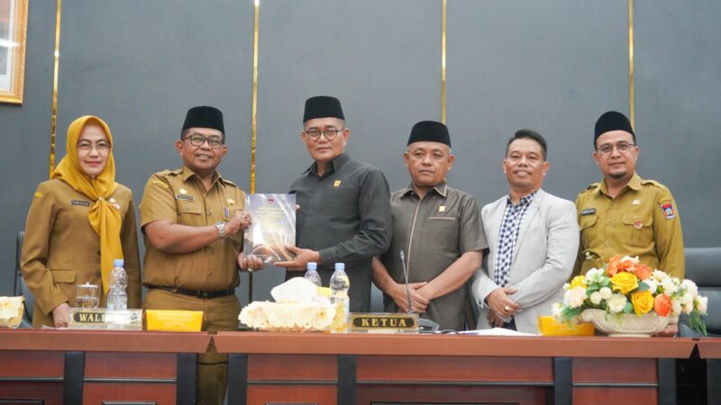 Paripurna DPRD, Pj Sekda Sampaikan Visi Misi Kota Padang 20 Tahun Mendatang