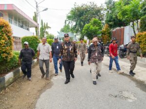 Target 100 Hari Kerja, Pj Wako Padang Cek Perbaikan Jalan Kampung Jao