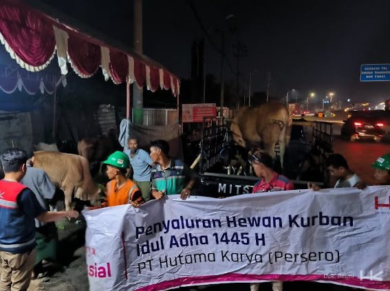 Hutama Karya Salurkan 196 Ekor Hewan Kurban ke Sejumlah Daerah
