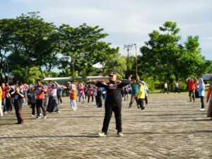 Rutin Ikut Senam Pagi, 2 ASN Pemko Padang Terima Reward dari Pj Wako