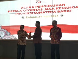 Roni Nazra Resmi Dikukuhkan Sebagai Kepala Perwakilan OJK Sumbar