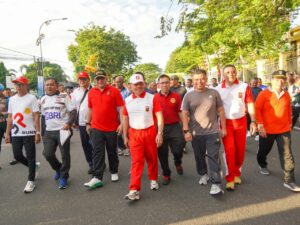 HUT Bhayangkara ke 78, Pj Wako Padang Ikuti Fun Walk Bersama Kapolda Sumbar