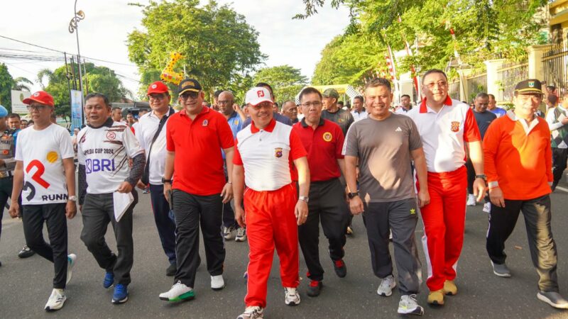 HUT Bhayangkara ke 78, Pj Wako Padang Ikuti Fun Walk Bersama Kapolda Sumbar