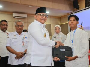 Pj Wako Padang Dorong Pelaku IKM Miliki Desain Kemasan yang Menarik