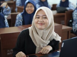 Kesantunan Berbahasa dalam Penyelesaian Konflik: Perbedaan Pendekatan antara Pria dan Wanita