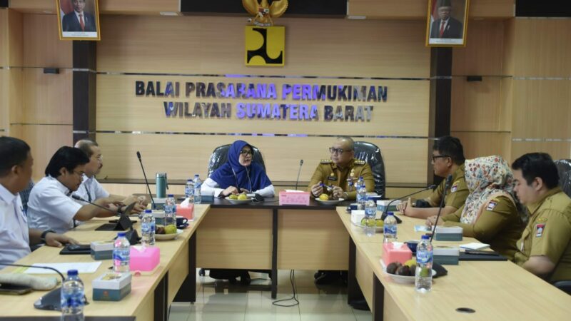 Penjabat (Pj) Kota Padang Andree Algamar bakal menyusun perencanaan pengelolaan Tempat Pengolahan Sampah Terpadu Teknologi RDF (TPST-RDF).