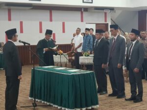 Rektor UNAND Lantik WR 2, WR 3 dan Ketua LPM