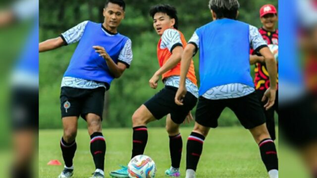 Manajemen Semen Padang FC sudah mengumumkan 11 pemain baru guna menghadapi Liga 1 musim 2024/2024. Para pemain baru itu diperkenalkan melalui akun Instagram Semen Padang FC