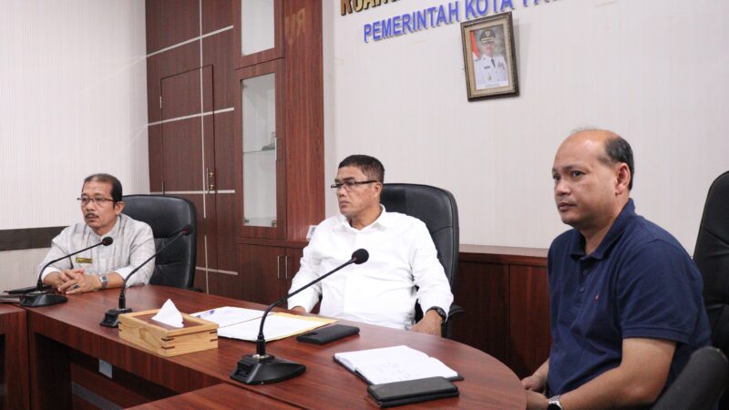 Sekda Payakumbuh, Rida Ananda menghadiri rapat Evaluasi Pelaksanaan Pengukuran dan Intervensi Serentak Pencegahan Stunting di Aula Randang,