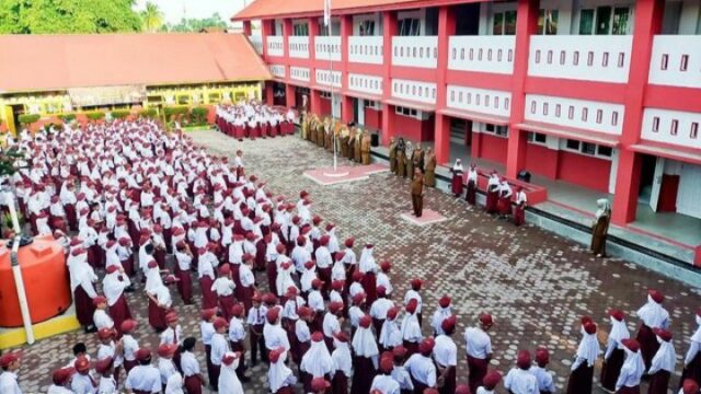 Disdikbud Padang menerbitkan Surat Edaran Nomor 400.3/Dikbud-Pdg/XII/2025 tentang pengaturan kegiatan murid selama libur Natal dan Tahun Baru