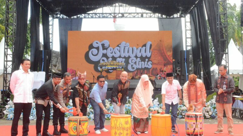 Pj Sekda Yosefriawan: Festival Multi Etnis Sumbar Bukti Padang Kota Toleran