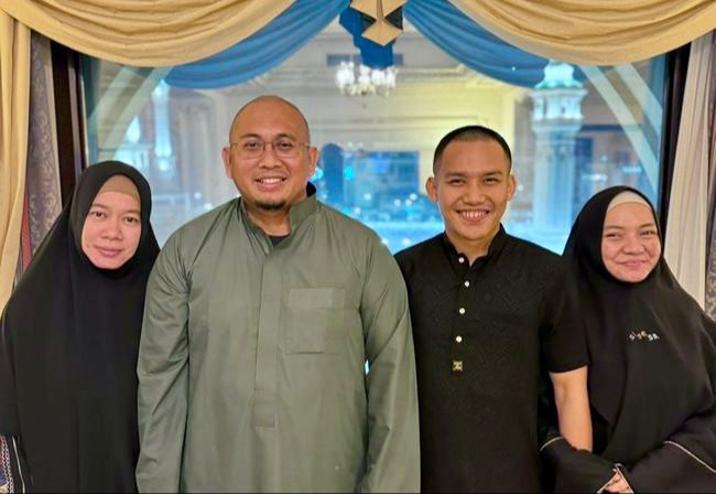 Ketua DPD Partai Gerinda Sumbar, Andre Rosiade menjalani ibadah haji pada tahun ini. Dalam kesempatan ibadah di Tanah Suci ini, Andre