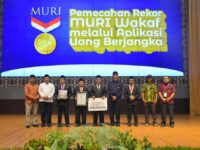 Kumpulkan Rp2 Miliar, Ar Risalah Terima Rekor Muri Wakaf Uang Berjangka Secara Daring