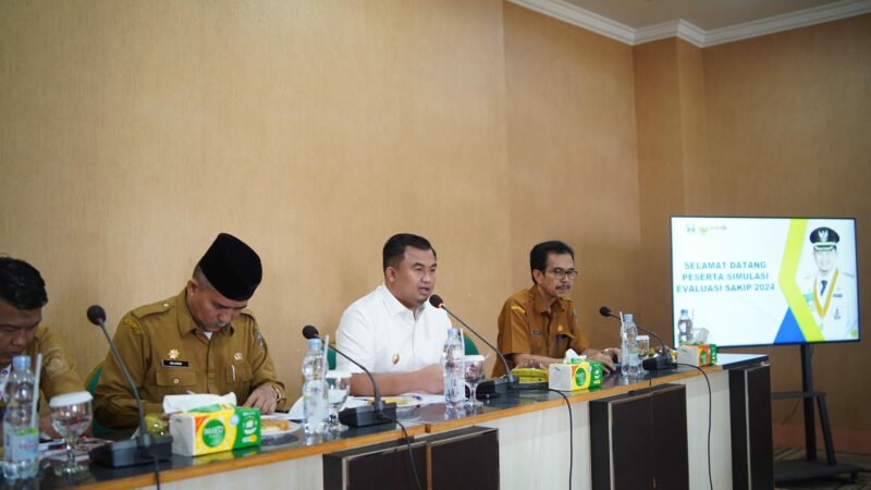 Bupati Dharmasraya, Sutan Riska Tuanku Kerajaan mengungkapkan bahwa dari tahun 2017, kategori SAKIP Kabupaten Dharmasraya tidak