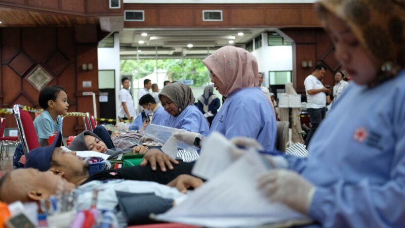 Donor Darah HUT ke-66, PT Semen Padang Serahkan 429 Kantong Darah ke PMI