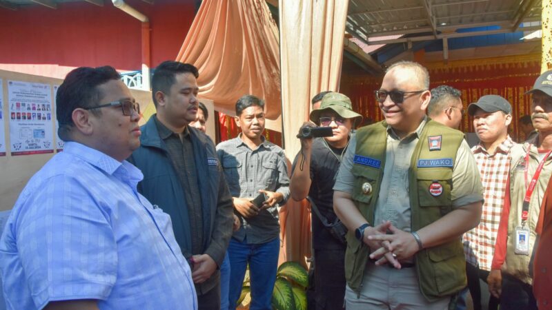 Didampingi Pj Wako Padang, Ketua Bawaslu Rahmat Bagja Pantau PSU DPD di Sejumlah TPS