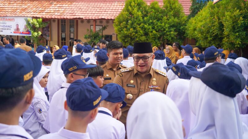 Buka MPLS SMPN 1 Padang, Pj Wako: Jadilah Bung Hatta Baru