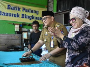 Dukung UMKM Naik Kelas, 250 IRT di Padang Ikuti Keterampilan Menjahit dan Membatik