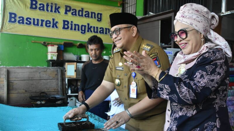 Dukung UMKM Naik Kelas, 250 IRT di Padang Ikuti Keterampilan Menjahit dan Membatik