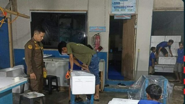 Karantina Sumatera Barat Periksa 2.420 Ekor Ikan Hias Laut untuk Ekspor ke Shanghai