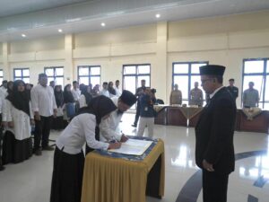 KPU Padang Panjang Lantik 196 Ketua KPPS untuk PSU DPD RI