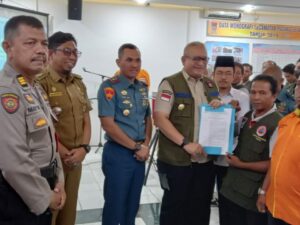 Pj Wali Kota Padang, Andree Algamar resmi mengukuhkan Forum Pengurangan Risiko Bencana (FPRB) dan KSB Kecamatan Padang Selatan.