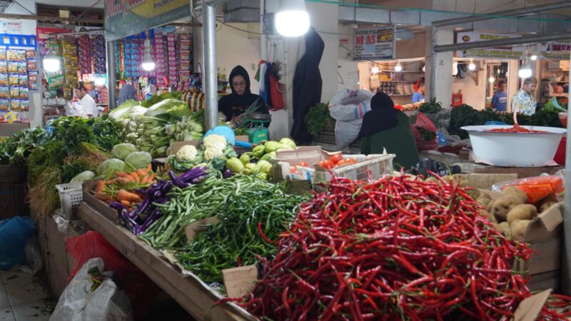 Minggu ketiga Januari 2025, harga tiga komoditas pangan utama di Kota Padang Panjang turun. Komoditas tersebut di antaranya daging