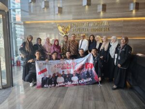 Mahasiswa UIN Imam Bonjol Padang yang mengikuti program SIBAC beserta para pembimbing mengunjungi Konjen Indonesia di Istanbul, Turki.