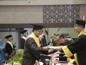Gelar Prosesi Wisuda ke 135, UNP Luluskan 1.723 Wisudawan