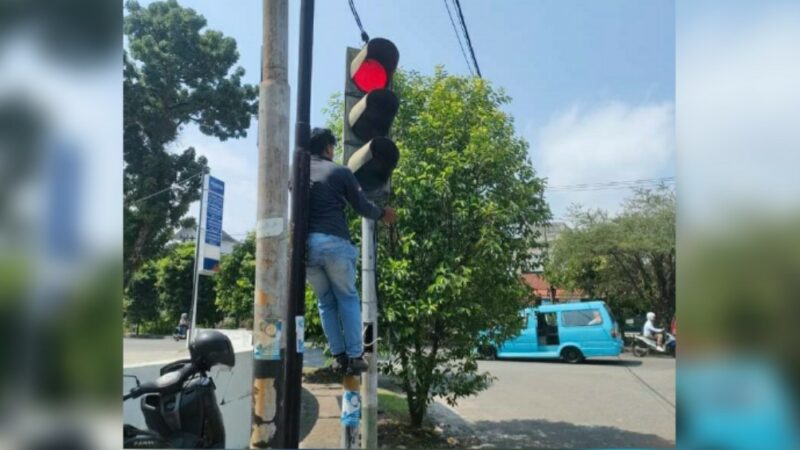 Kabid Lalu Lintas Dishub Padang, Andri Suanto Tasar mengatakan, bahwa saat ini ada dua titik Alat Pemberi Isyarat Lalu Lintas (APILL)