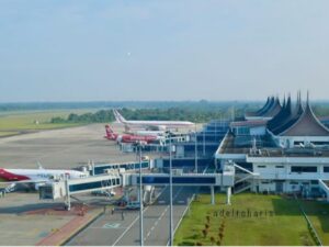 BPS mencatat, jumlah penumpang angkutan udara yang berangkat dan yang datang dari BIM pada Agustus 2024 turun masing-masing