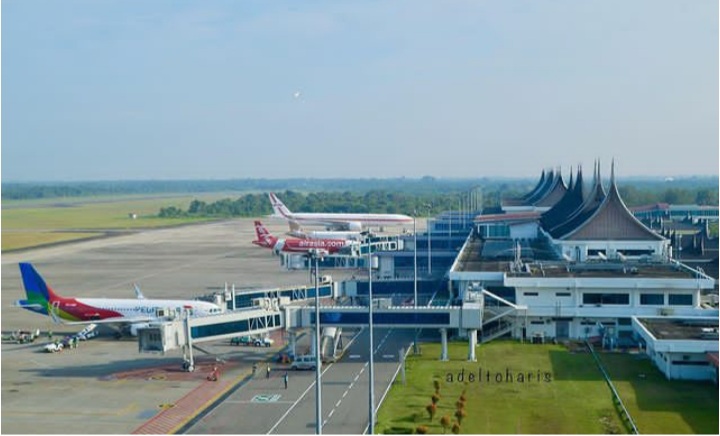 BPS mencatat, jumlah penumpang angkutan udara yang berangkat dan yang datang dari BIM pada Agustus 2024 turun masing-masing