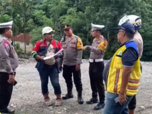 Jalur Lembah Anai bakal dibuka kembali pada Minggu (21/7/2024) pasca diperbaiki usai terban akibat diterjang banjir bandang pada Mei lalu.