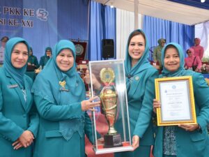 Kota Padang Pertahankan Juara Umum Lomba PKK Tingkat Provinsi Sumbar 2024