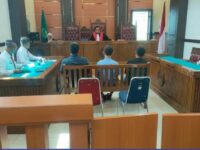 10 orang pelanggar peraturan daerah (perda) menjalani sidang tindak pidana ringan (tipiring) di Pengadilan Negeri (PN)