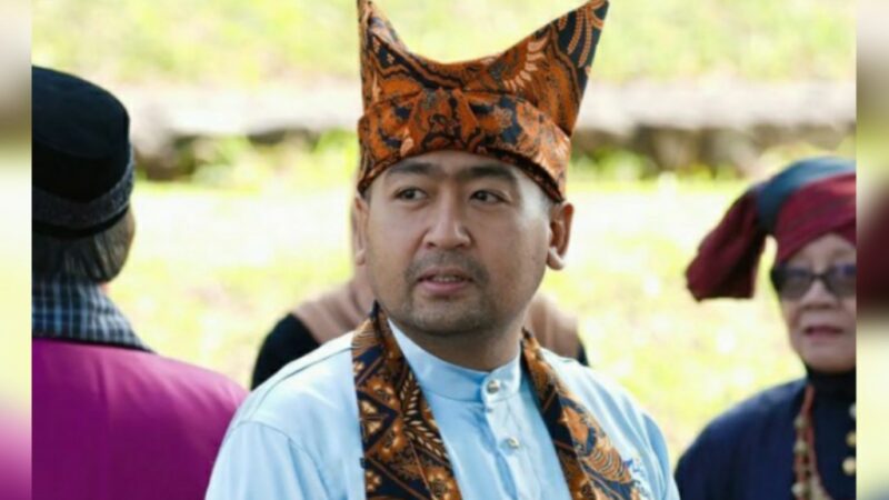 Cukup mengagetkan bagi publik Sumatera Barat ketika Wakil Gubernur Audy Joinaldy (Audy) memasang baliho yang menyatakan dirinya sebagai bakal calon gubernur Sumatera Barat 2024-2029.